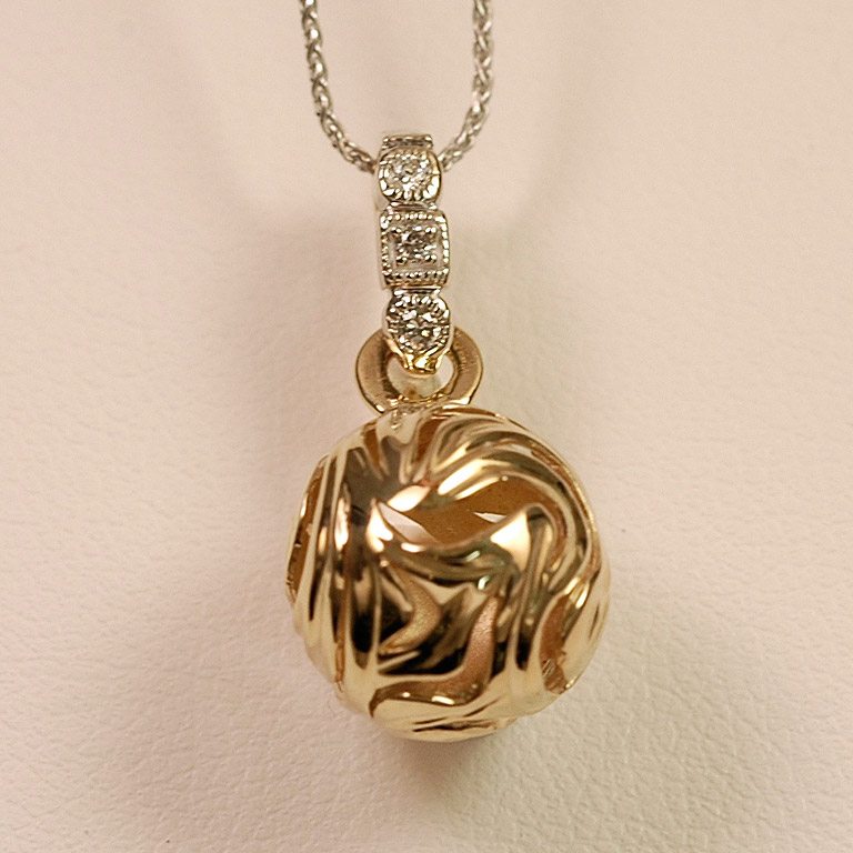 14 Kt Yellow Gold and Diamond Sphere Necklace