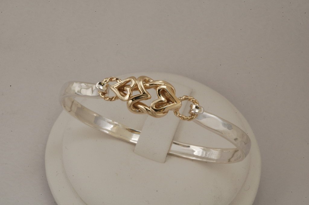 14 Kt Yellow Gold Custom Designed "Intertwined Love" Hearts Bracelet Top